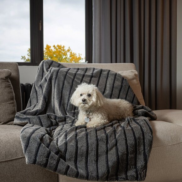 COPY - Luxe Home Decor Classic Faux Fur Throw | 1-Piece | Aztec Grey Print | 50… - Picture 3 of 7